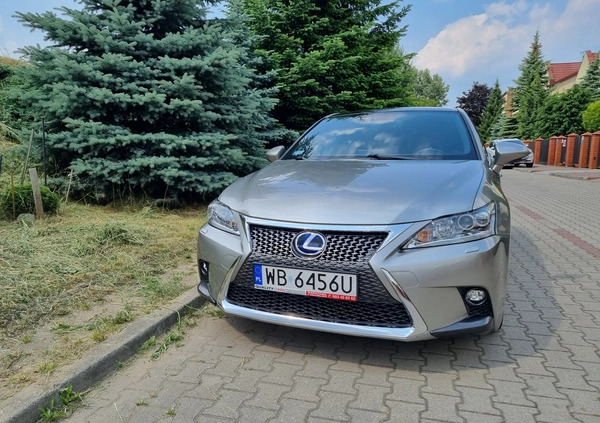 Lexus CT cena 72500 przebieg: 82000, rok produkcji 2017 z Warszawa małe 154